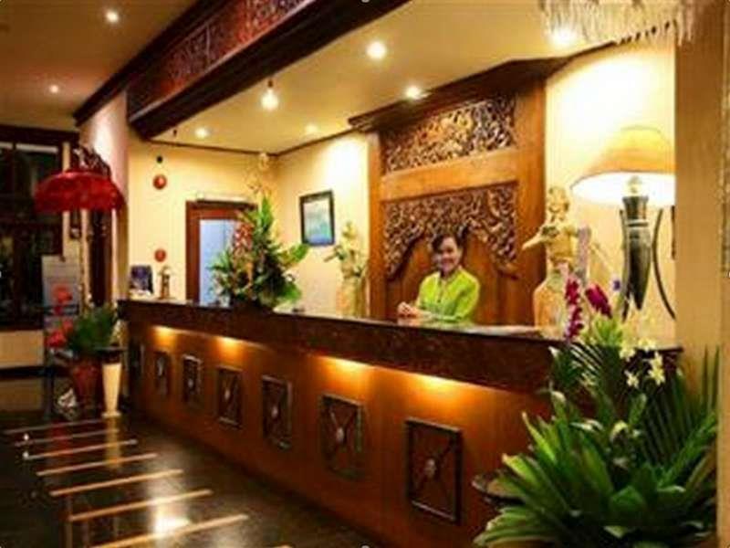 Equator Hotel Surabaya Exterior photo